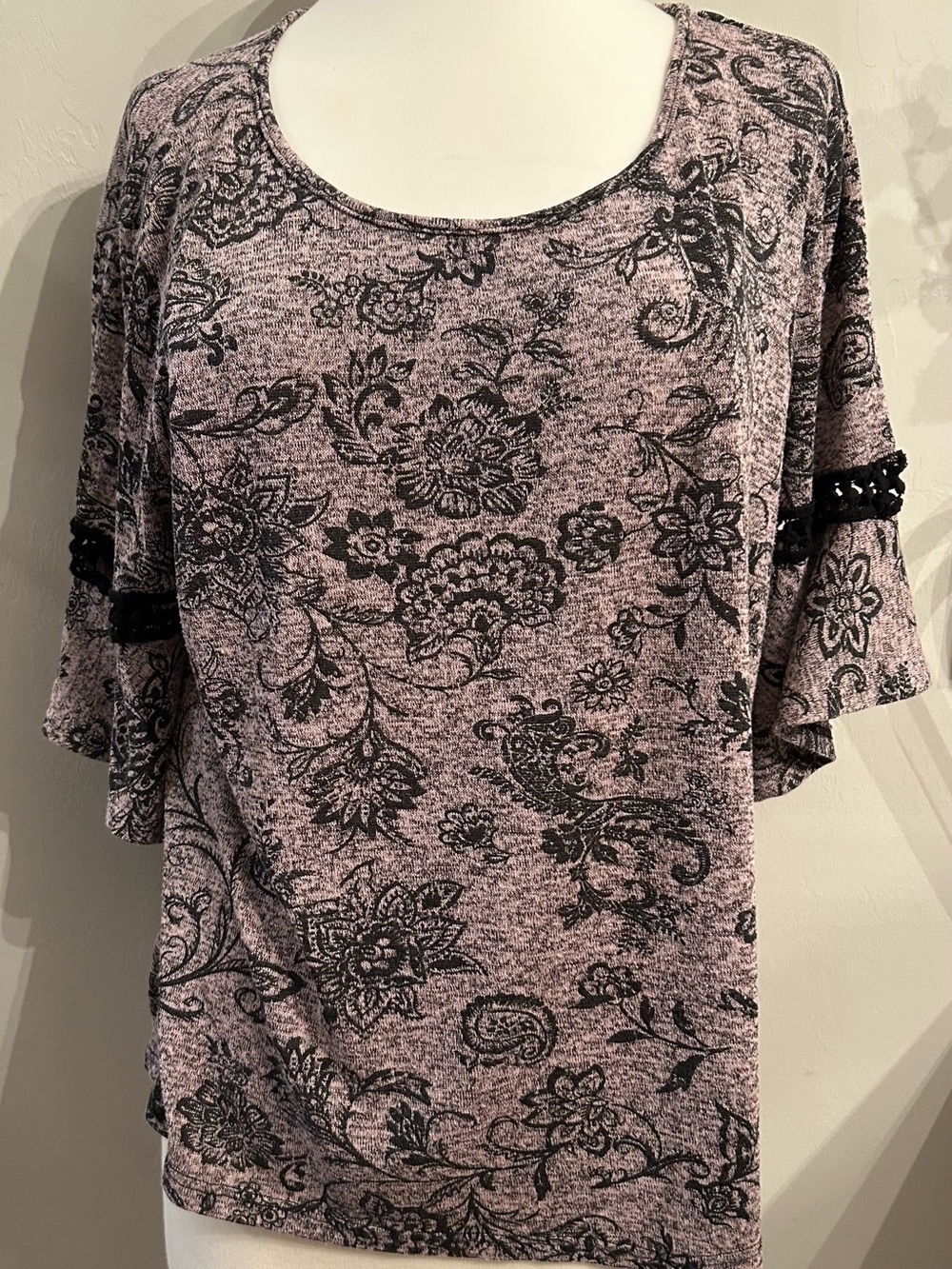 Rue Juju Women’s Sz XL Floral Print Scoop Neck Women's Top in Dusty Pink